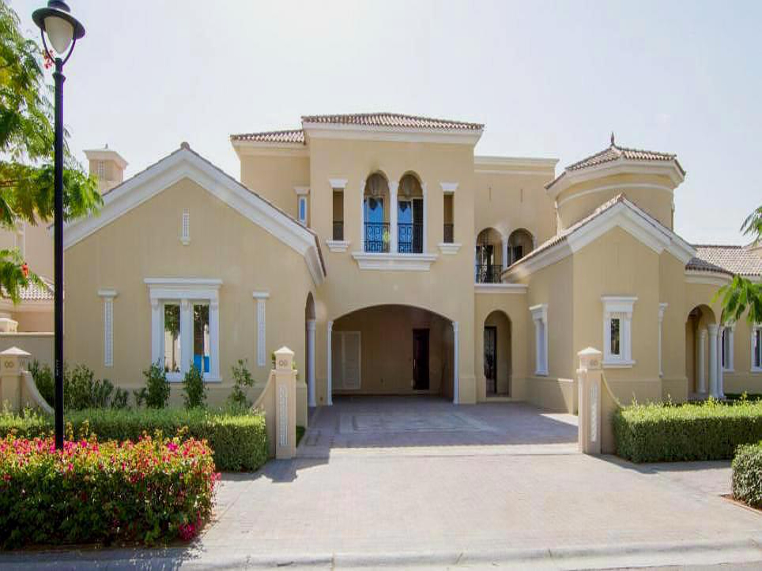 330 Riverside Crescent