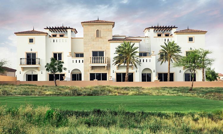 3 bedroom townhouses in Redwood Park Townhouses at Jumeirah Golf Estates 2976 sqft